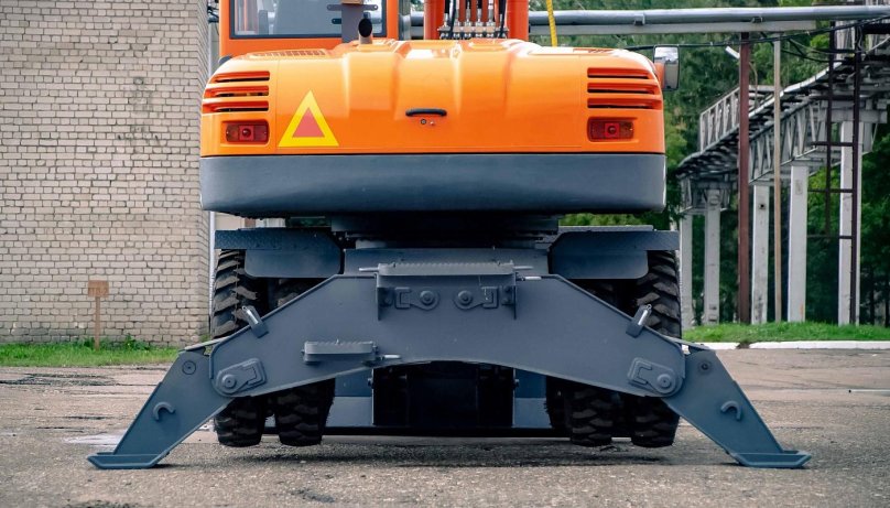 Экскаватор e140w