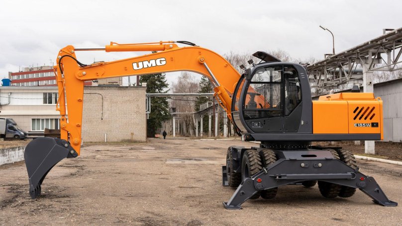 Экскаватор UMG e185w
