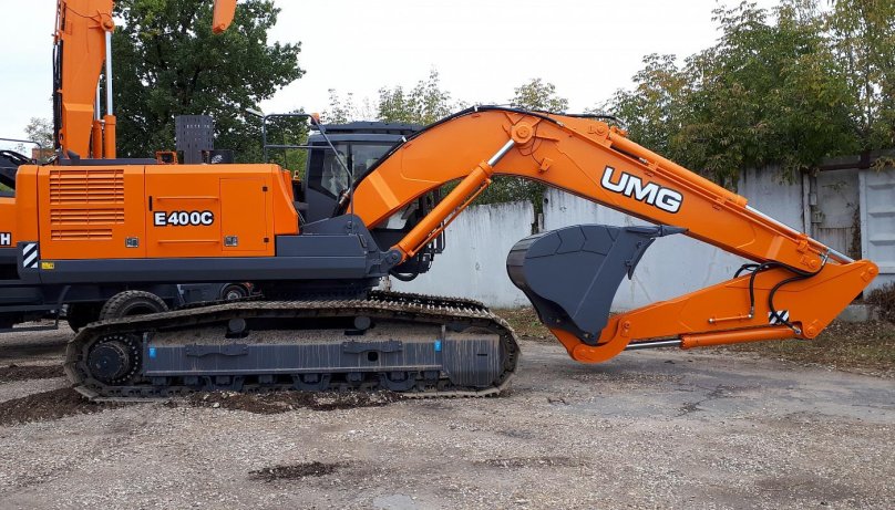 Экскаватор UMG e330c