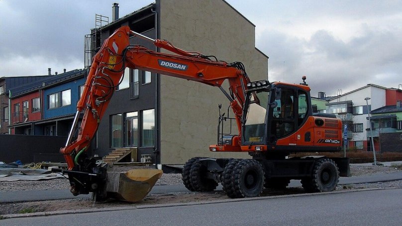 Doosan dx140w