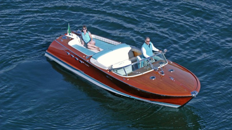 Катер Рива Акварама