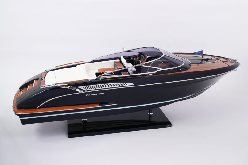 Катер Riva Aquarama