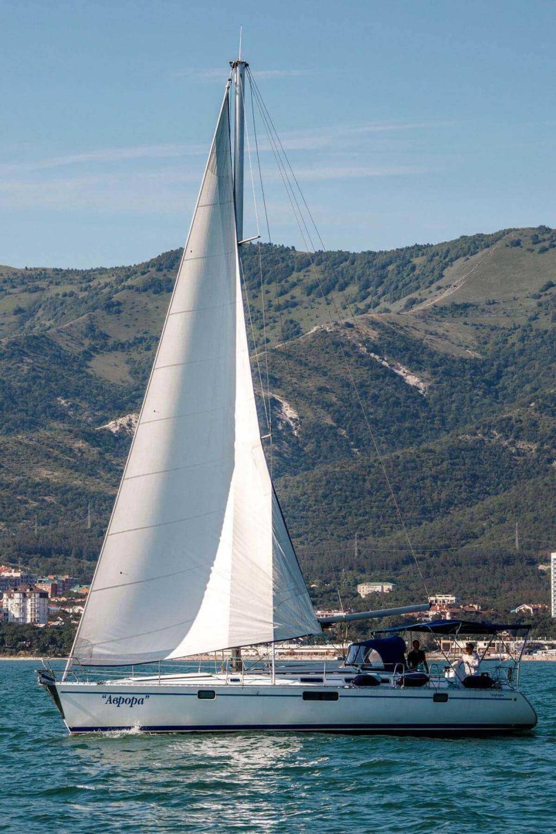 Парусная яхта Аврора