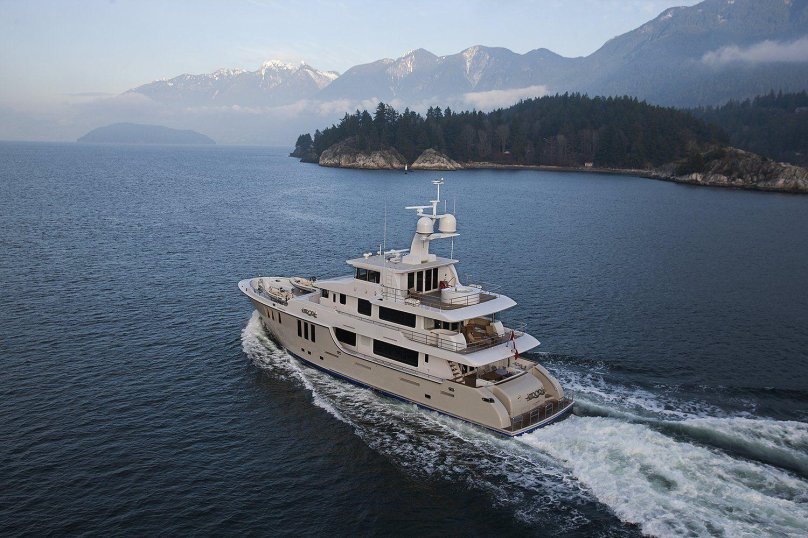 Яхта Аврора