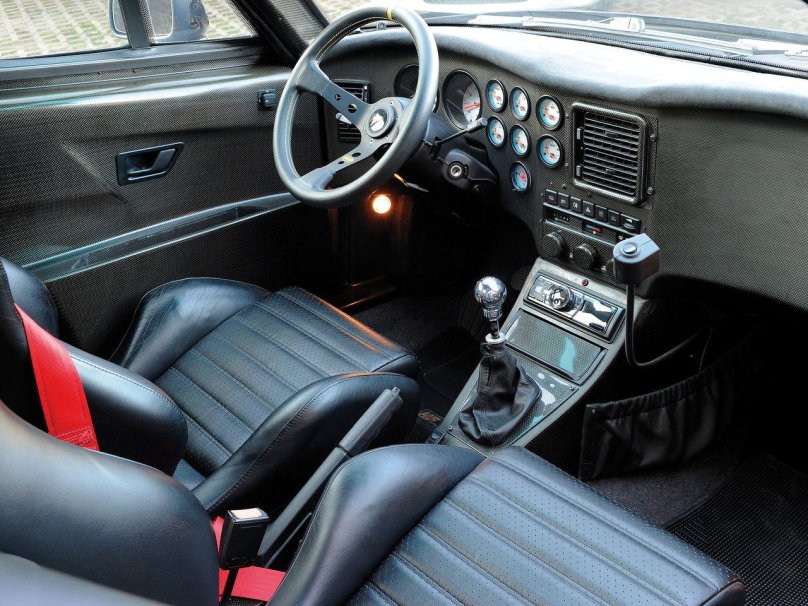 Lancia Delta integrale салон