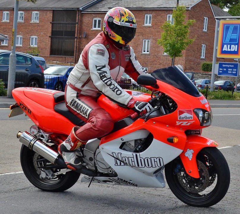 Yamaha Thunderace 1000r