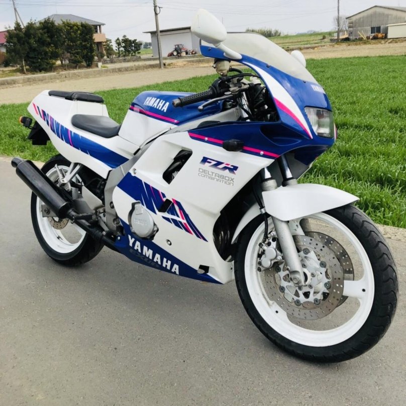 Yamaha FZR