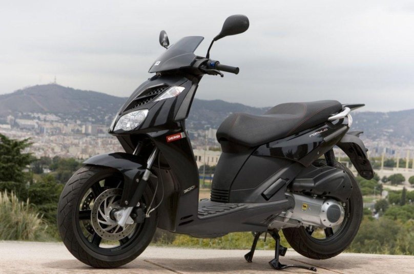 Мотоцикл сум 300i