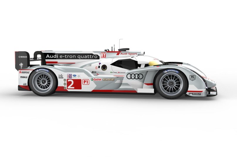 Audi r18 e-tron quattro сбоку