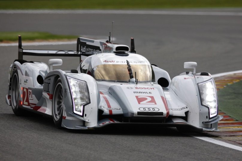 Audi r18 e-tron quattro (2016) характеристики