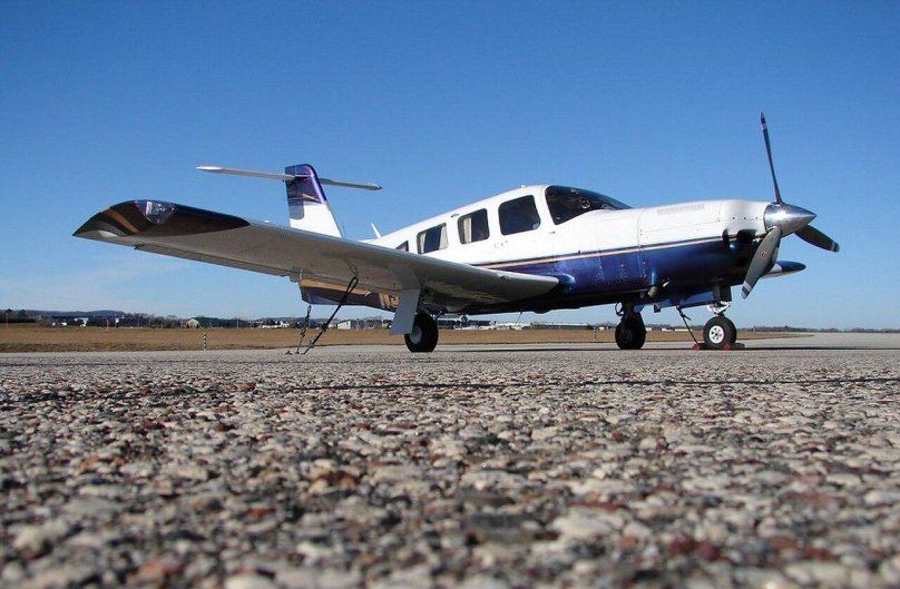 Легкомоторный самолет "Piper pa-32"