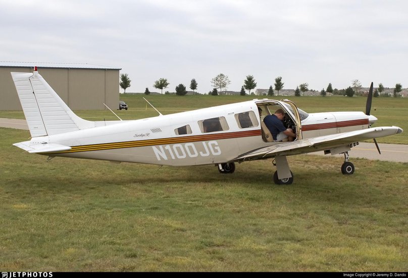 Самолет Saratoga