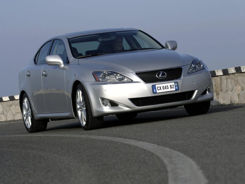 Лексус ИС 250 2005