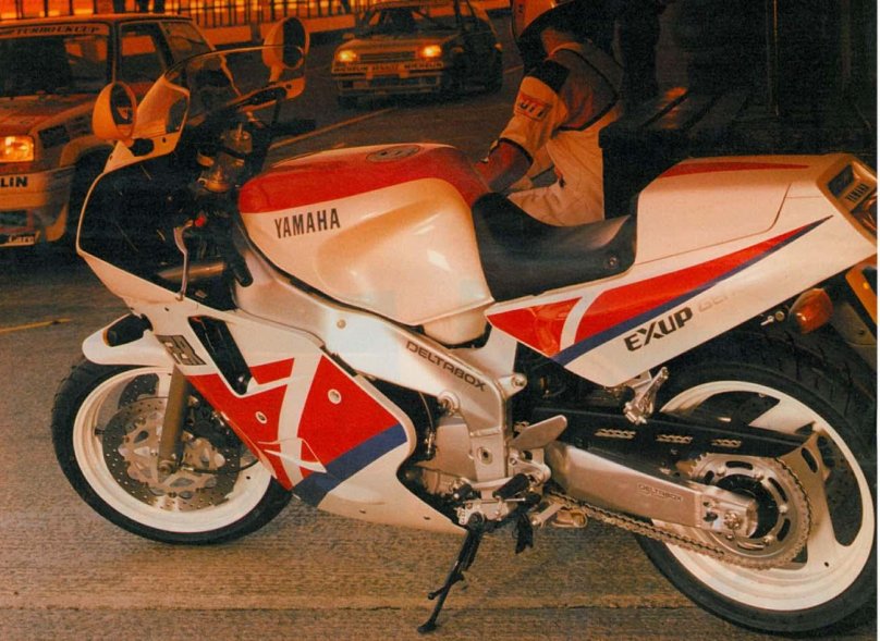 Yamaha FZR 1000 1990