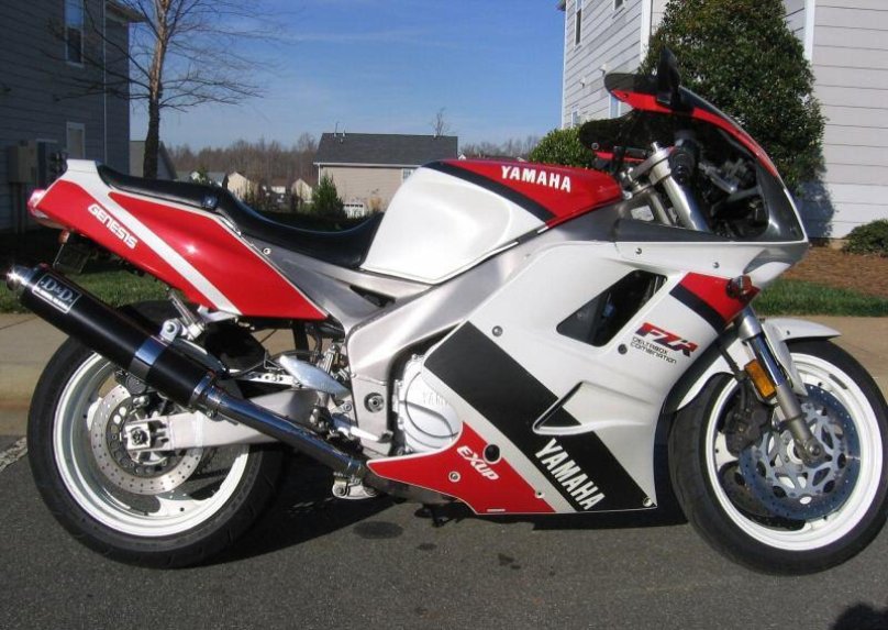 Honda FZR 1000