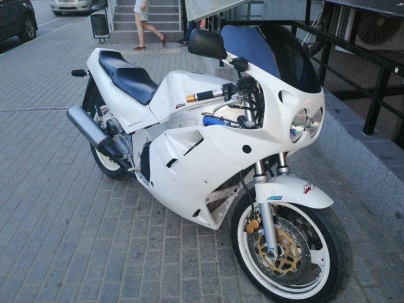 Yamaha FZR 1000 1988г
