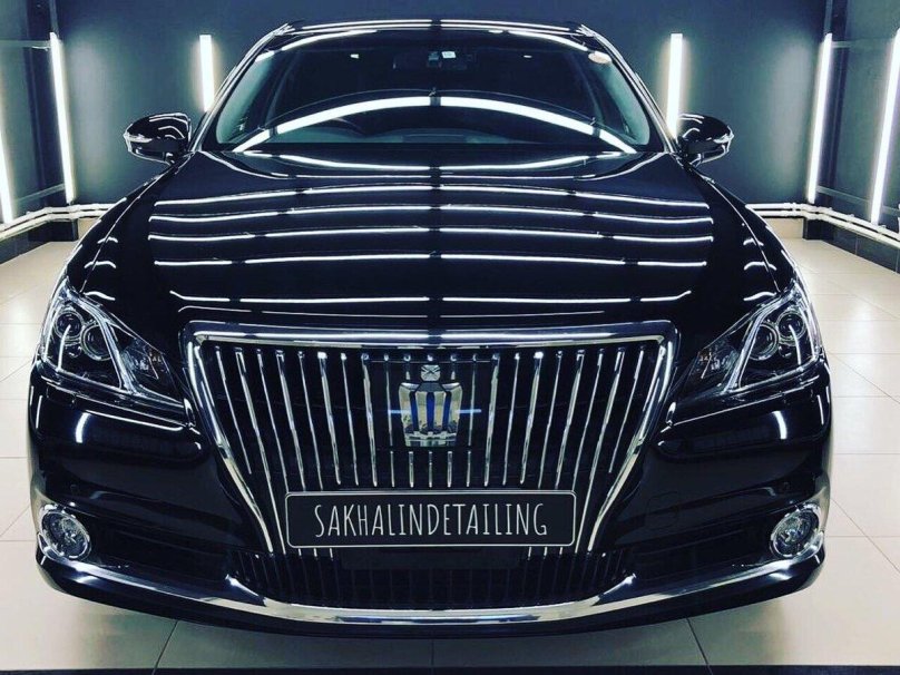 Toyota Crown Majesta 2021