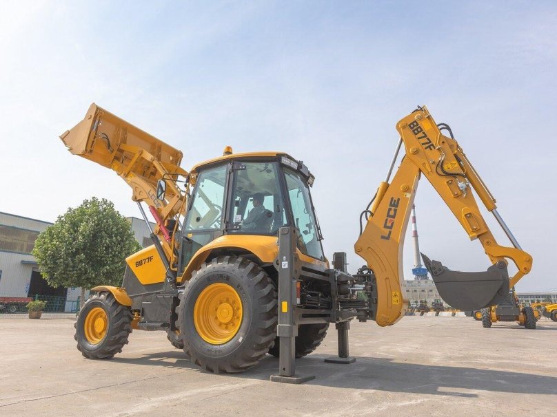 Экскаватор-погрузчик lgce
