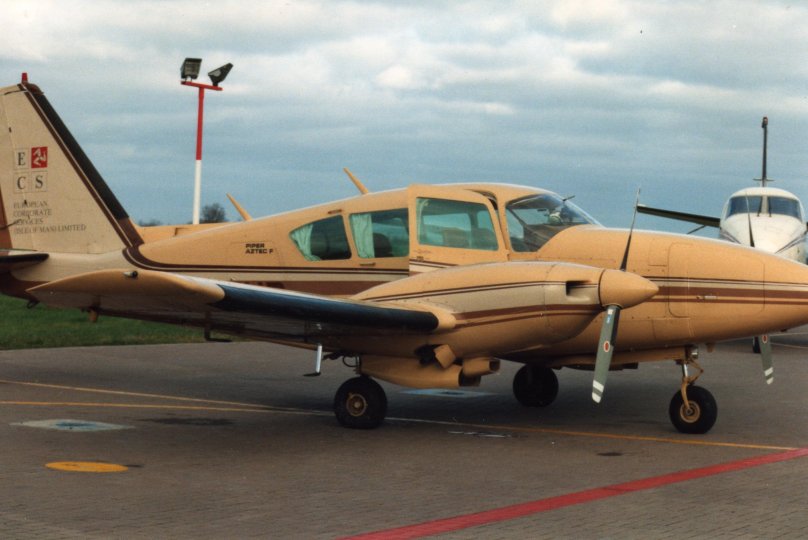 Самолет Пайпер Ацтек