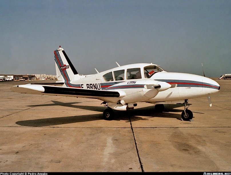 Piper Aztec pa23-250f