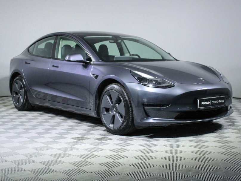 Тесла серая
