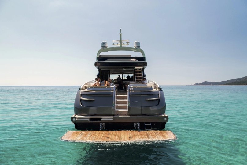 Яхта Princess y78