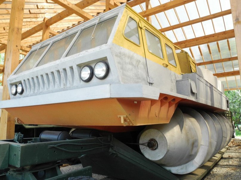 Болотоход ЗИЛ 4904