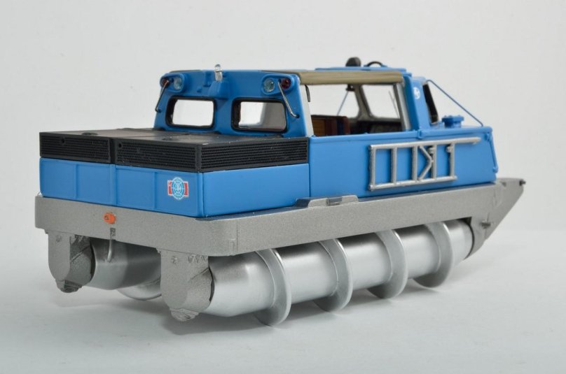 Шнекороторный снегоболотоход ЗИЛ-29061