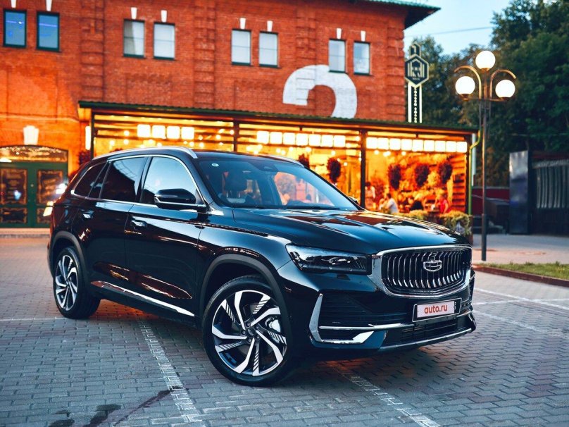 Джили Монжаро черный