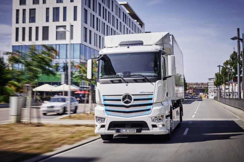 Mercedes Benz Actros 2022