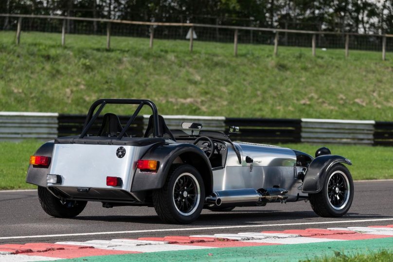 Caterham v8