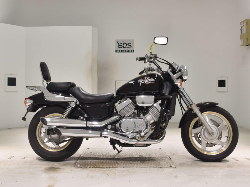 Honda Magna 750