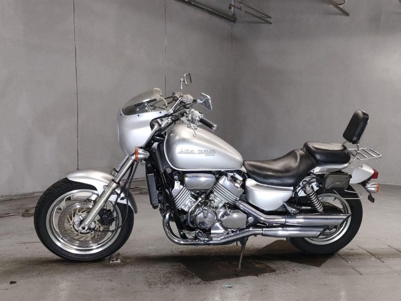 Honda Magna 750 rc43