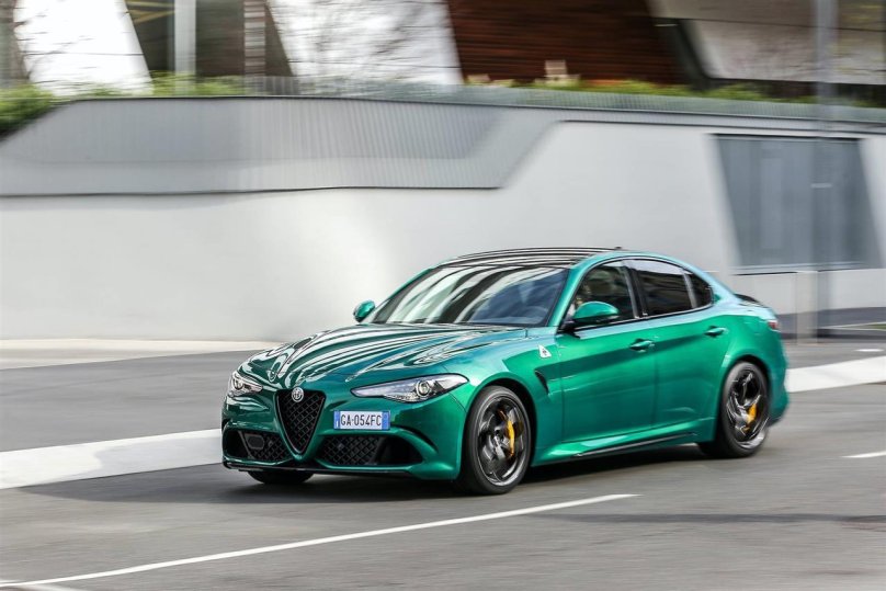 Альфа Ромео Giulia Quadrifoglio 2020