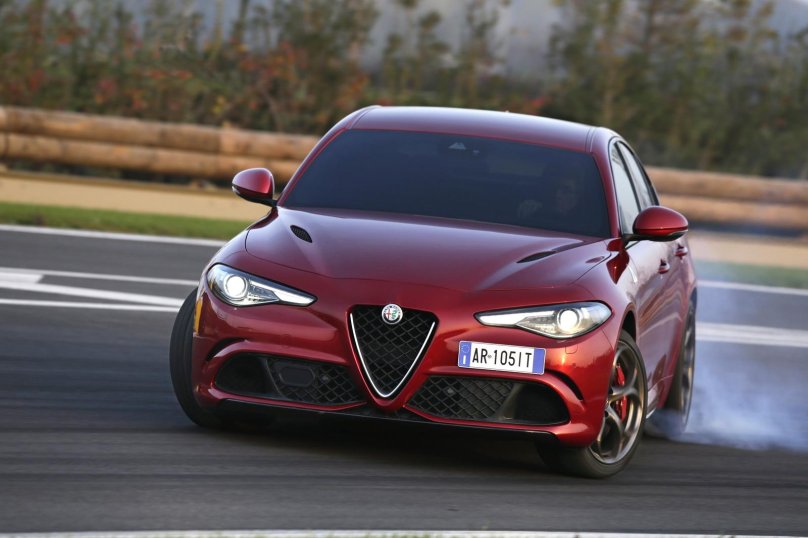 Alfa Romeo Giulia Квадрифолио