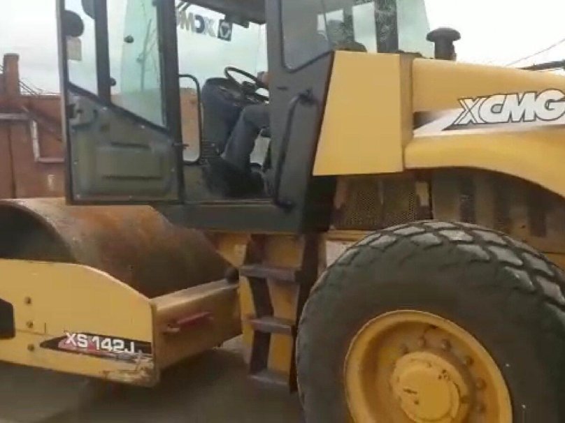 Каток XCMG xs142j