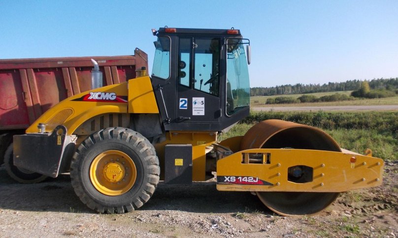 Каток XCMG xs143j