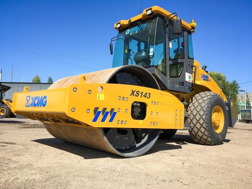 Каток XCMG xs143