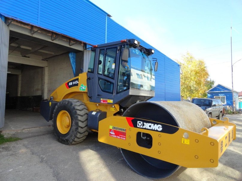 Каток XCMG 143j