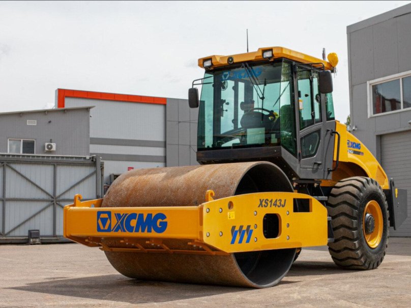 Каток грунтовый XCMG xs143