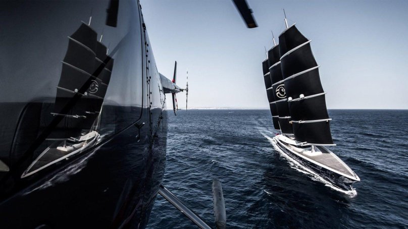 Яхта Бурлакова черная Жемчужина