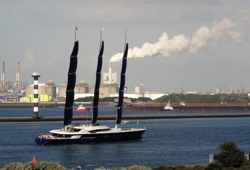 106-Метровая парусная яхта Black Pearl