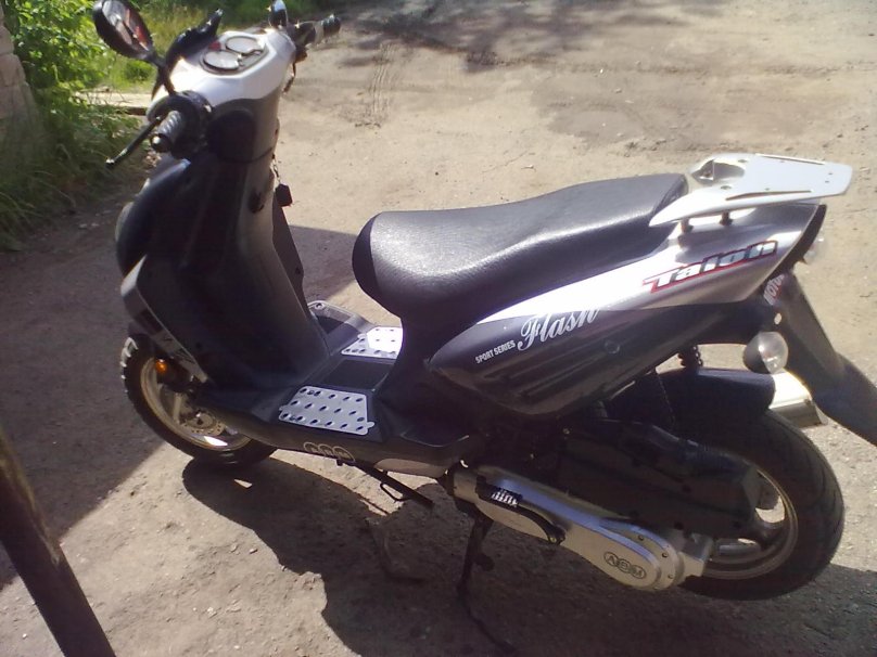 Скутер Flash 150 кубов