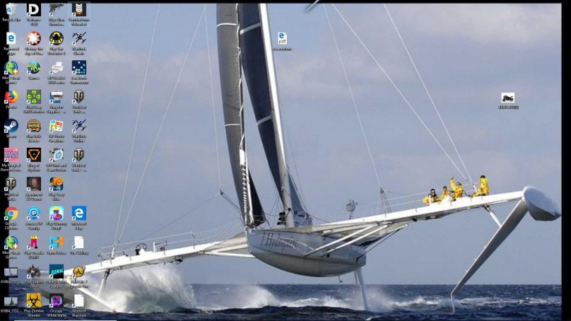 Парусная яхта тримаран