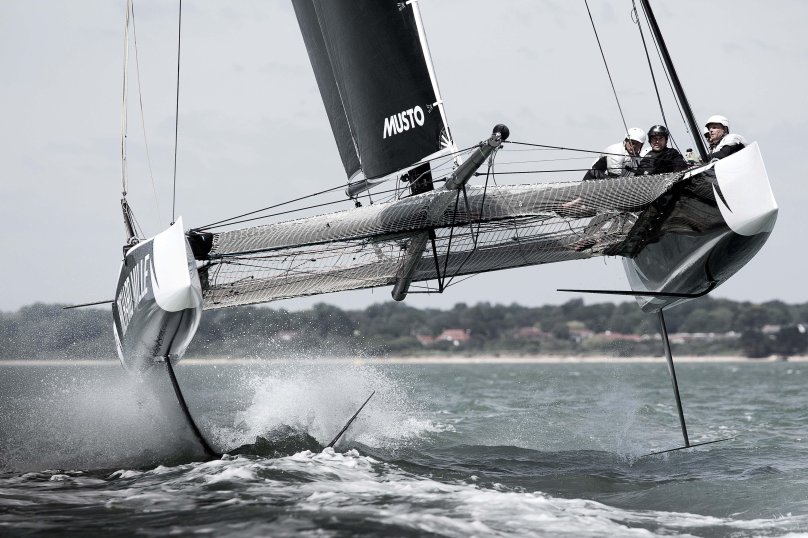 GC 32 катамаран