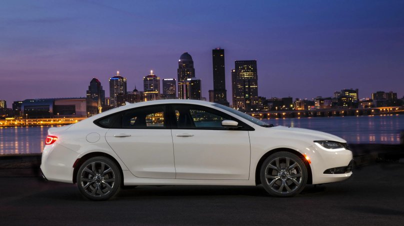 Крайслер 200 седан