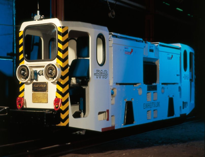 Шахтный электровоз