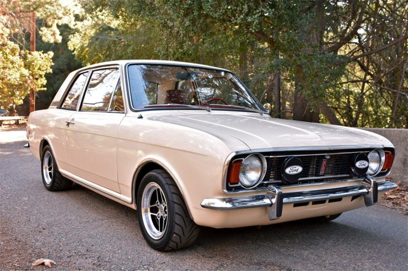 Ford Cortina