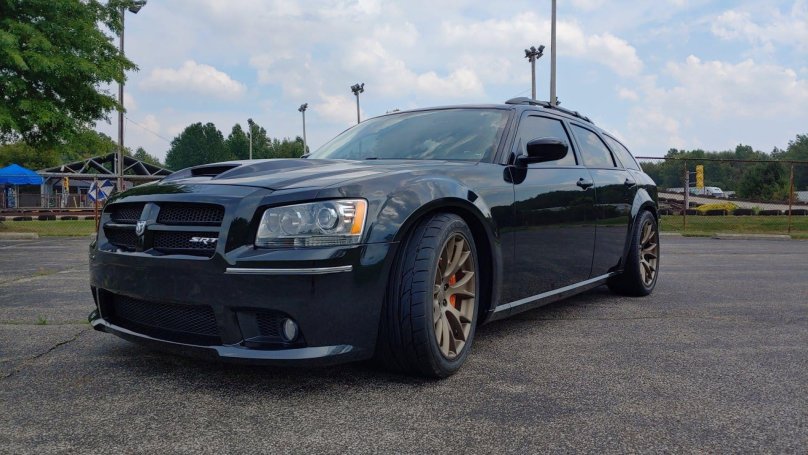 Dodge Magnum srt8 2005