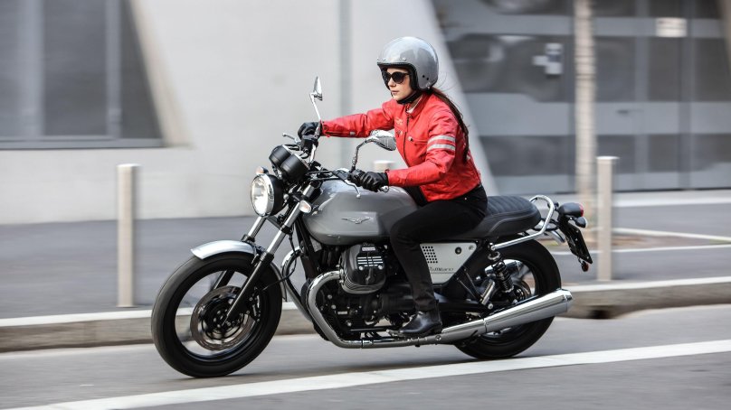 Мото Гуцци v7 Милано